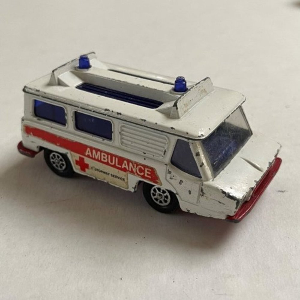 Corgi Motorway Ambulance Hi Speed Motor Vintage Collectible‎ Healthcare Decor